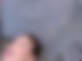 KylieLips's Live Sex Cam Show
