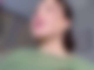 KylieLips's Live Sex Cam Show