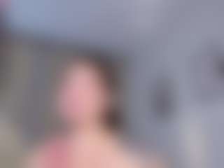 KylieLips's Live Sex Cam Show