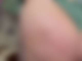 KylieLips's Live Sex Cam Show