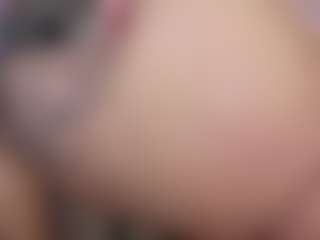 KylieLips's Live Sex Cam Show