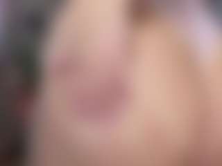 KylieLips's Live Sex Cam Show