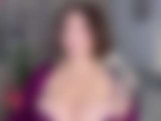 KylieLips's Live Sex Cam Show