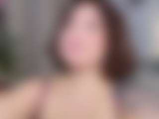 KylieLips's Live Sex Cam Show
