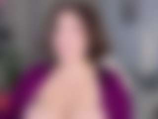 KylieLips's Live Sex Cam Show