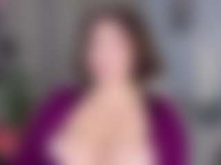 KylieLips's Live Sex Cam Show