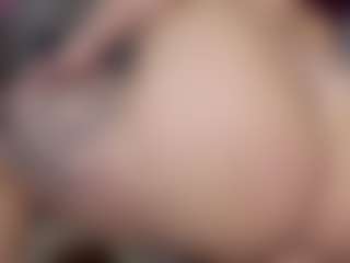 KylieLips's Live Sex Cam Show