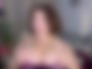 KylieLips's Live Sex Cam Show
