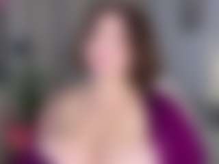 KylieLips's Live Sex Cam Show