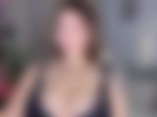 KylieLips's Live Sex Cam Show