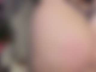 KylieLips's Live Sex Cam Show