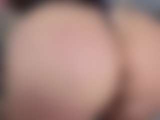 KylieLips's Live Sex Cam Show