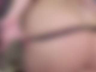 KylieLips's Live Sex Cam Show