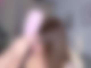KylieLips's Live Sex Cam Show