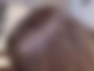 KylieLips's Live Sex Cam Show
