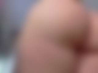 KylieLips's Live Sex Cam Show