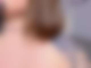 KylieLips's Live Sex Cam Show