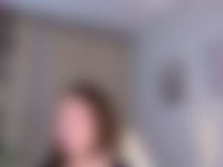 KylieLips's Live Sex Cam Show
