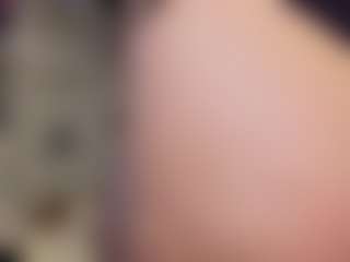 KylieLips's Live Sex Cam Show