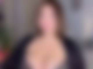 KylieLips's Live Sex Cam Show