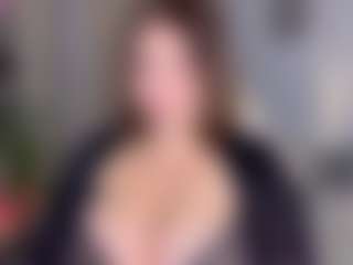 KylieLips's Live Sex Cam Show