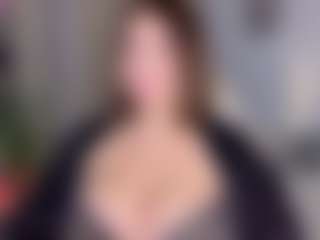 KylieLips's Live Sex Cam Show