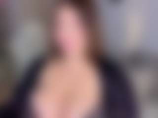 KylieLips's Live Sex Cam Show