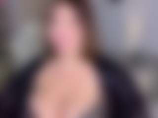 KylieLips's Live Sex Cam Show