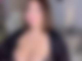 KylieLips's Live Sex Cam Show