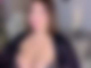 KylieLips's Live Sex Cam Show
