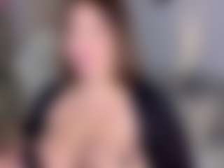 KylieLips's Live Sex Cam Show