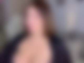 KylieLips's Live Sex Cam Show