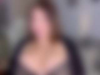 KylieLips's Live Sex Cam Show