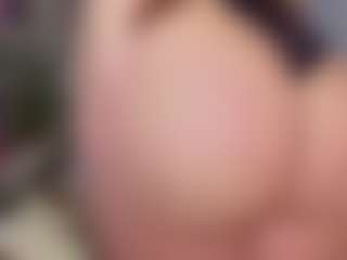 KylieLips's Live Sex Cam Show