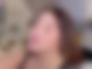 KylieLips's Live Sex Cam Show