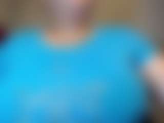 Live cam show with Penelope-titts - Nipple Piercings on CamwithHer