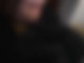 Live cam show with Penelope-titts - Nipple Piercings on Cam Slut