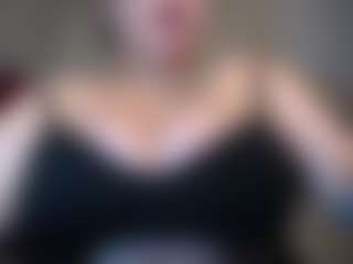Live cam show with Penelope-titts - Nipple Piercings on Stripli.com