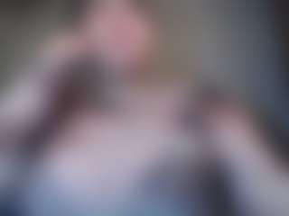 Live cam show with Penelope-titts - Smoking on dropp.cam