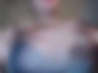 Live cam show with Penelope-titts - Facial Piercings on livesexfox.com