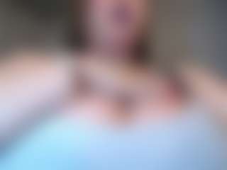 Live cam show with Penelope-titts - Chubby on CamSodaAdn