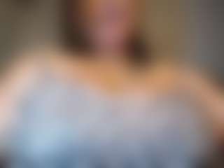 Live cam show with Penelope-titts - Fingers on Camsoda