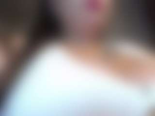 Live cam show with Penelope-titts - Nipple Piercings on Dare Cams