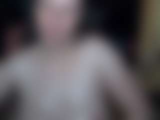 Live cam show with 18andHorny - Dirty on AdultVida.com