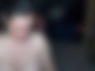 Live cam show with 18andHorny - Public MILF on Camsoda