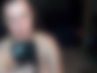 Live cam show with 18andHorny - Bedroom Big Tits on Camsoda