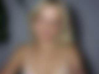 Live cam show with LexieBlonde - Blonde Hair on Gym Cam Girls