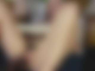 Live cam show with TaylorLove303 - Black Middle Aged on CamSodaAdn