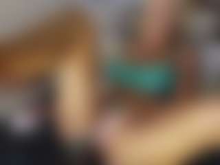 Live cam show with TaylorLove303 - Strip on UwU Esports