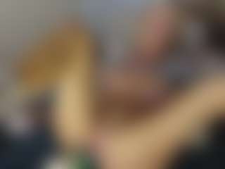 Live cam show with TaylorLove303 - Sucking on Streamer API